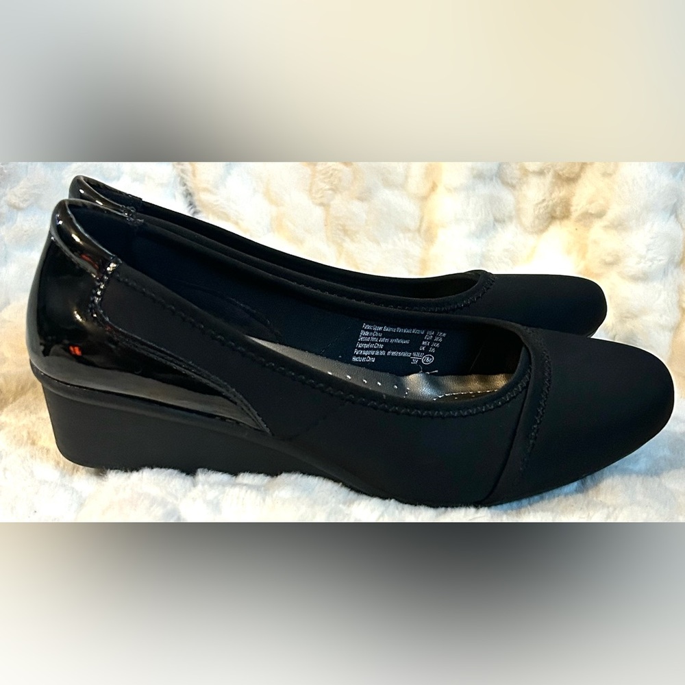 Dexflex Comfort Black Women's Slip on wedge heel women’s size 7.5 Wide - Picture 7 of 11